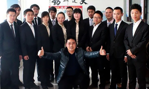 塑料托盤廠家團(tuán)隊(duì)圖片