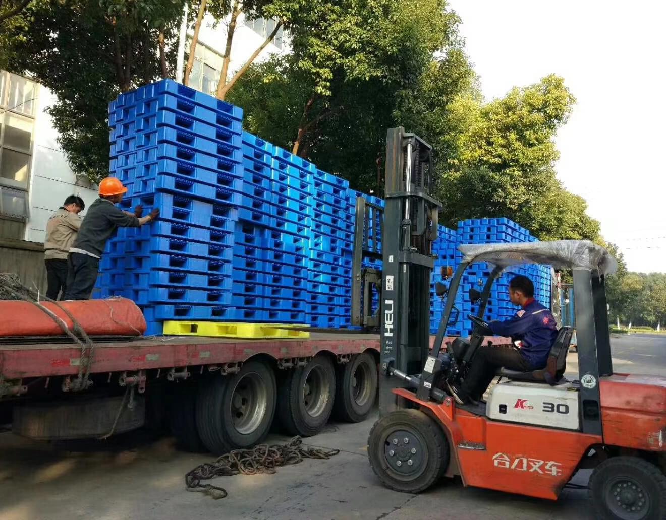 塑料托盤常用材質有哪些？性能方面有何異同？