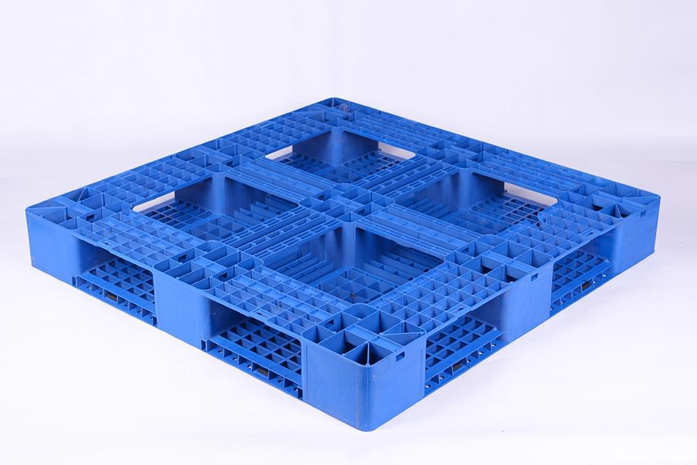 如何清洗田字塑料托盤？