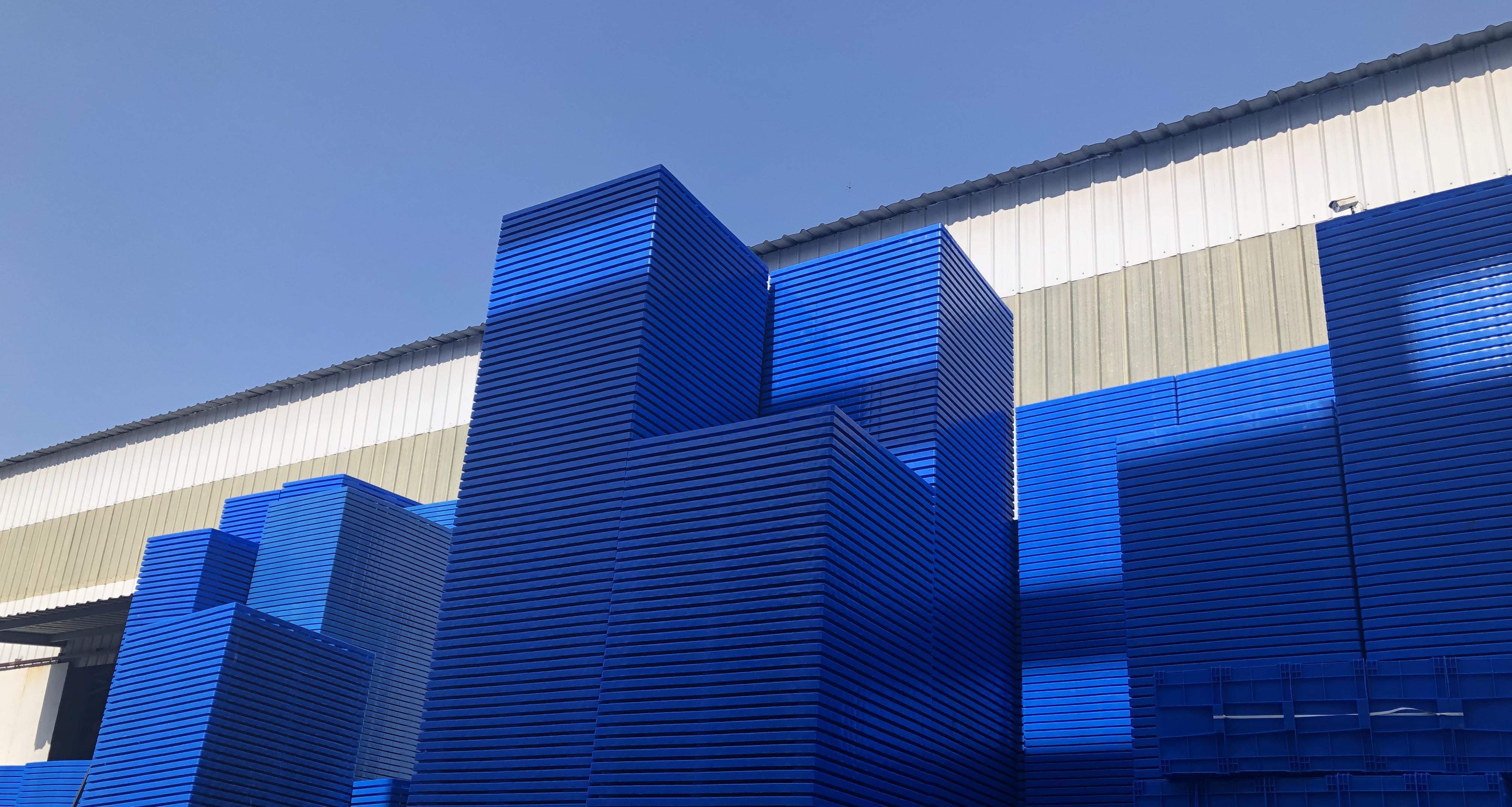 塑料托盤價格怎樣？論塑料托盤如何成為現(xiàn)代倉儲物流的較佳選擇