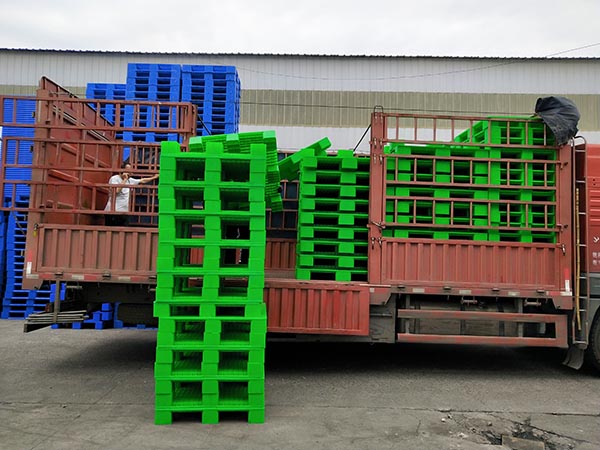 綠色等有顏色塑料托盤價格是不是會很貴？