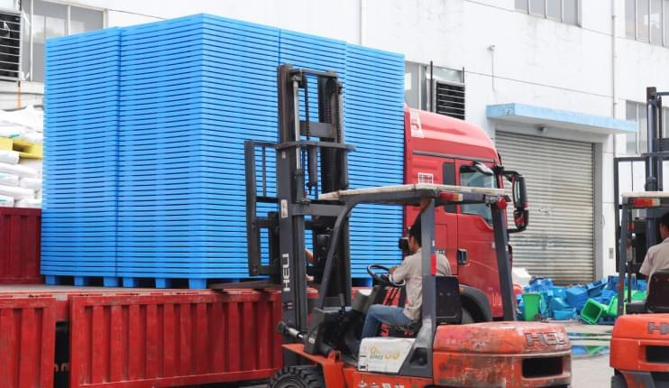 物價猛漲的時代，塑料托盤價格背道而馳！