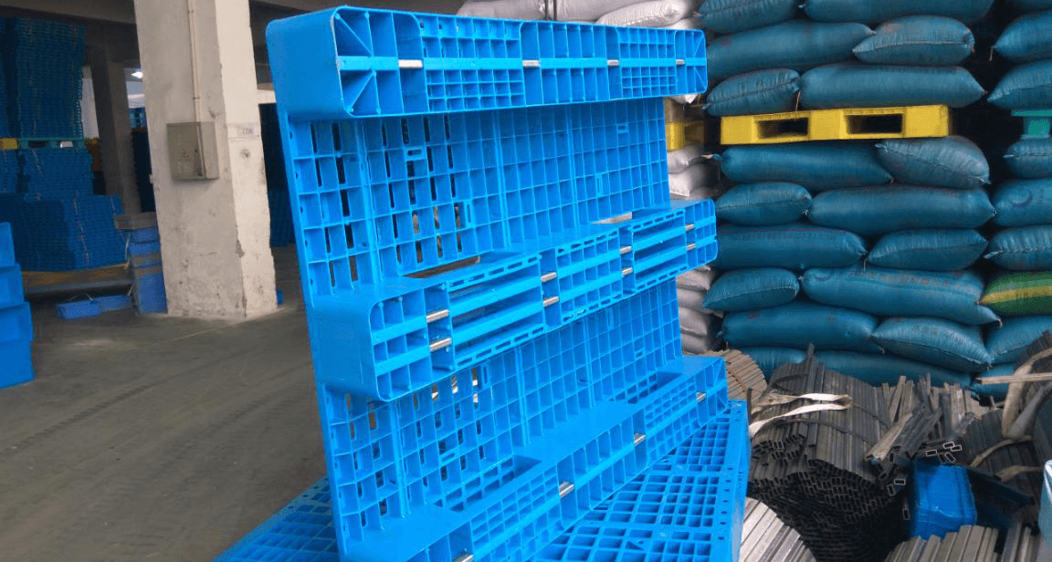 塑料托盤加鋼管和不加鋼管的區(qū)別？