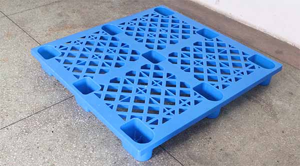 林輝塑料告訴你九腳塑料托盤(pán)的優(yōu)點(diǎn)！